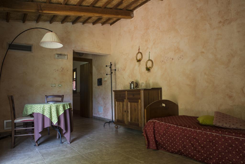 Country Hotel Mandra Edera Abbasanta Zimmer foto
